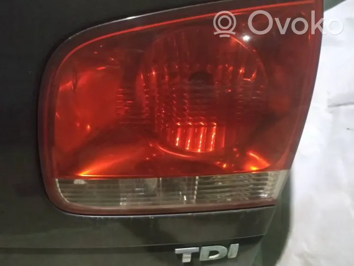 Volkswagen Touareg I Tailgate rear/tail lights 