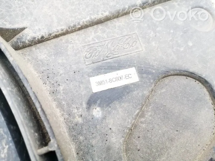 Ford Focus Jäähdyttimen jäähdytinpuhaltimen suojus 3m518c607ec