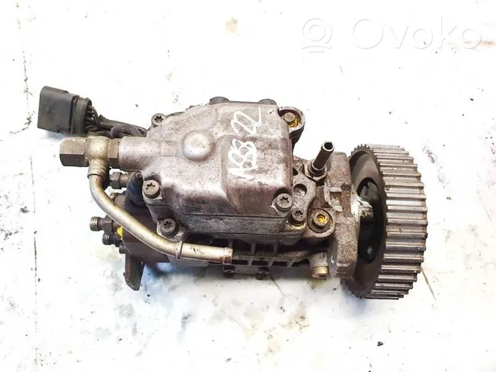 Volkswagen Golf IV Pompe d'injection de carburant à haute pression 038130107d