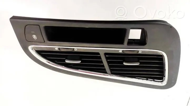 Peugeot 5008 Grille d'aération centrale 