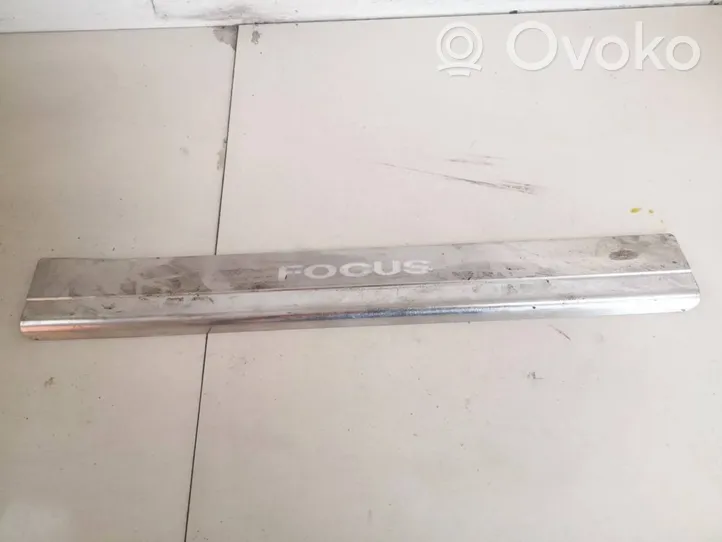 Ford Focus Front sill trim cover 4m5ja13200aa