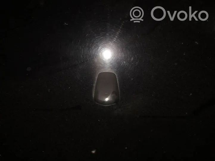 Mazda 5 Dysza spryskiwacza szyby przedniej / czołowej 