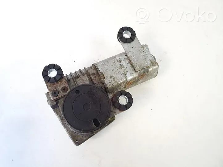 BMW 5 E39 Moteur d'essuie-glace arrière 8361640