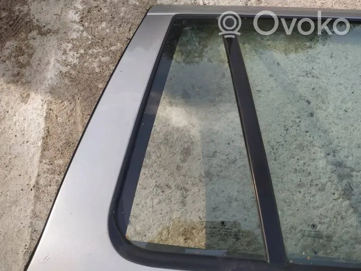 Skoda Octavia Mk2 (1Z) Takakulmaikkunan ikkunalasi 
