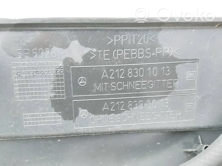 Mercedes-Benz E W212 Wiper trim a2128301013