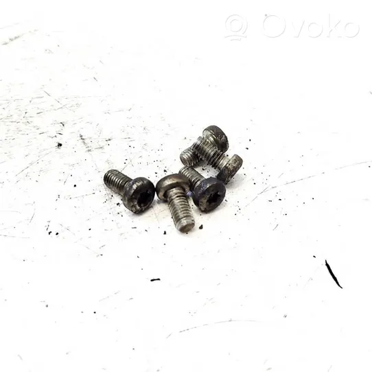 Ford Focus Nuts/bolts 