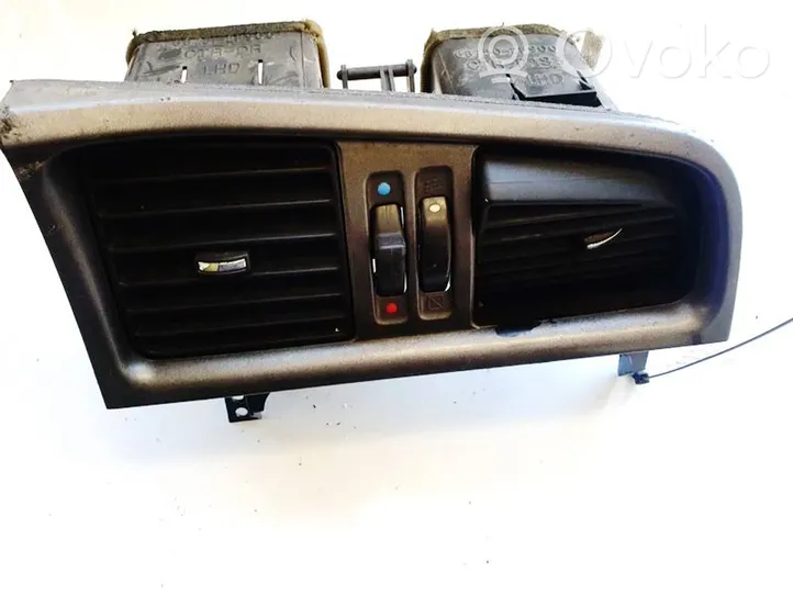 Nissan Primera Griglia di ventilazione centrale cruscotto 68261pf600