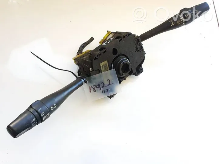 Nissan Primera Interruptor/palanca de limpiador de luz de giro 54034851