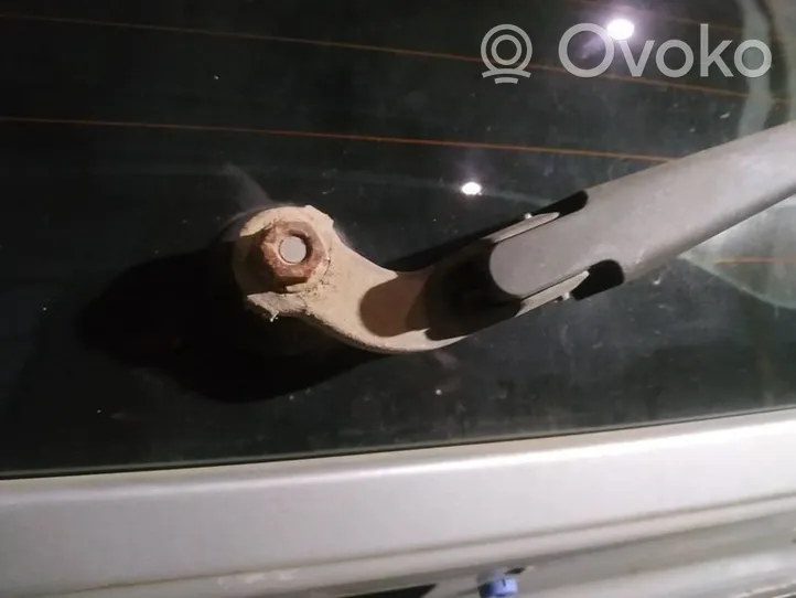 Volvo V50 Silniczek wycieraczki szyby tylnej 