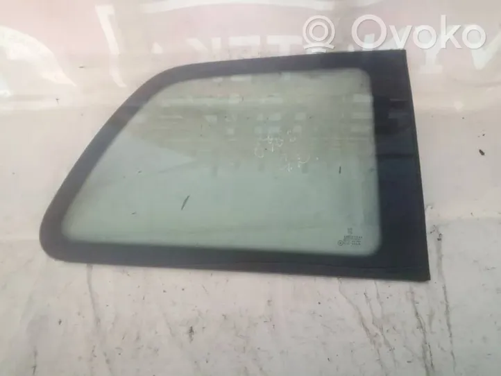 Peugeot 307 Rear side window/glass 