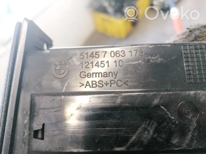 BMW 5 E60 E61 Becherhalter Getränkehalter Cupholder 51457063178