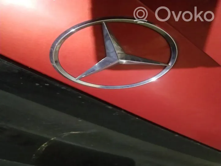 Mercedes-Benz C W203 Manufacturer badge logo/emblem 