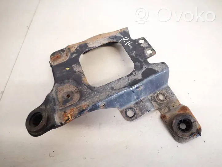 Ford Focus Battery bracket 