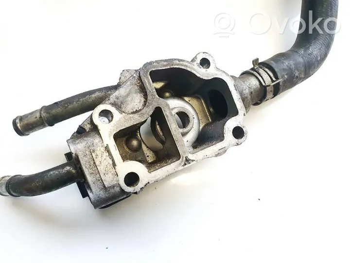 Nissan Primera Tuyau de liquide de refroidissement moteur 130499f600