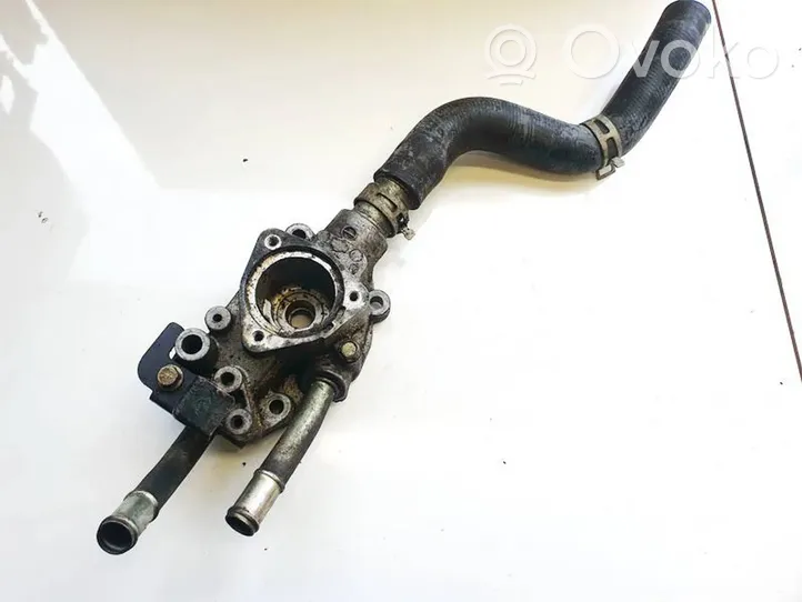 Nissan Primera Tuyau de liquide de refroidissement moteur 130499f600