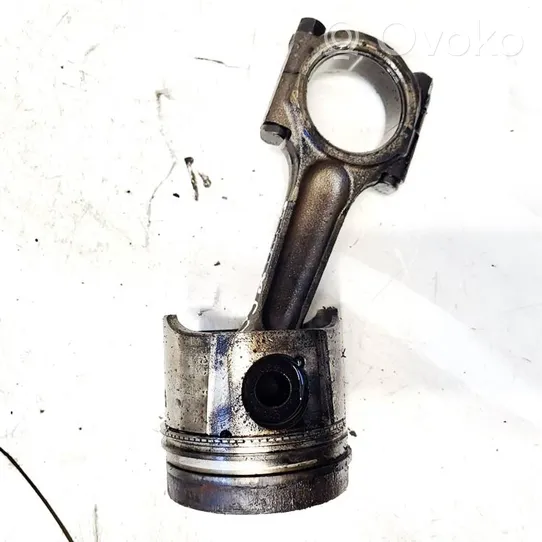 Peugeot 406 Piston avec bielle 