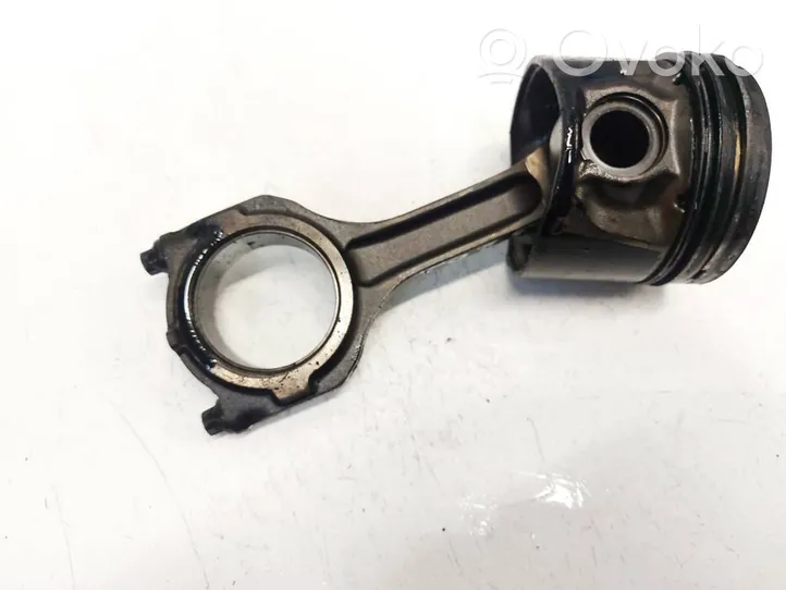 Ford Focus Piston avec bielle 82l62