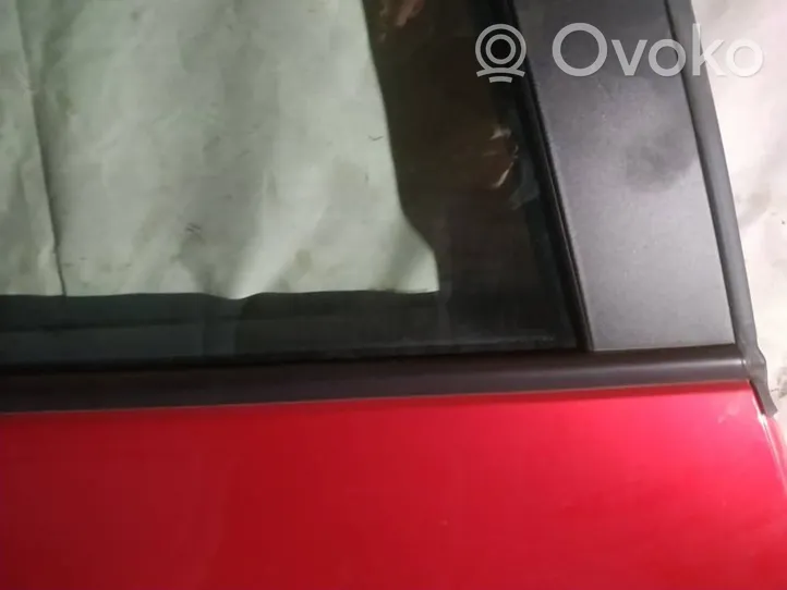 Renault Clio IV Listwa / Uszczelka szyby drzwi tylnych 
