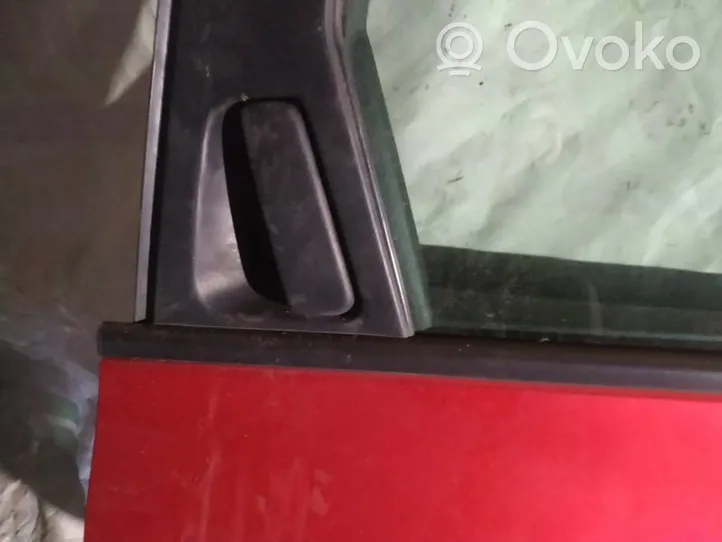 Renault Clio IV Rivestimento modanatura del vetro della portiera posteriore 