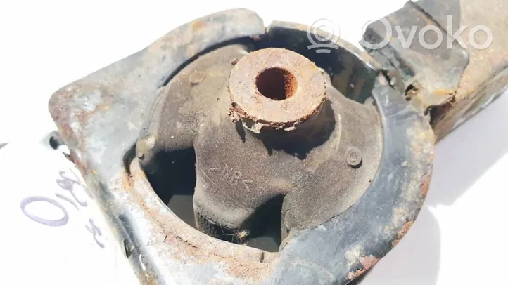 Toyota Corolla E120 E130 Dzinēja spilvens av74272