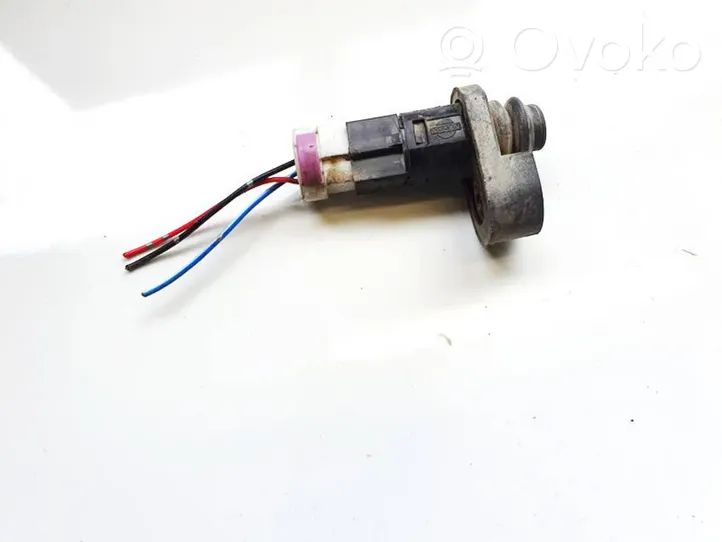 Nissan Primera Sensor de la puerta delantera 