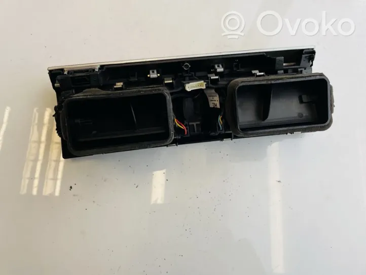 BMW X5 E70 Centrālais gaisa ventilācijas režģis 716180104