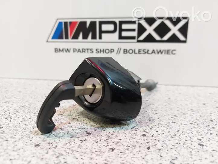 BMW 3 E90 E91 Front door lock (next to the handle) BMW