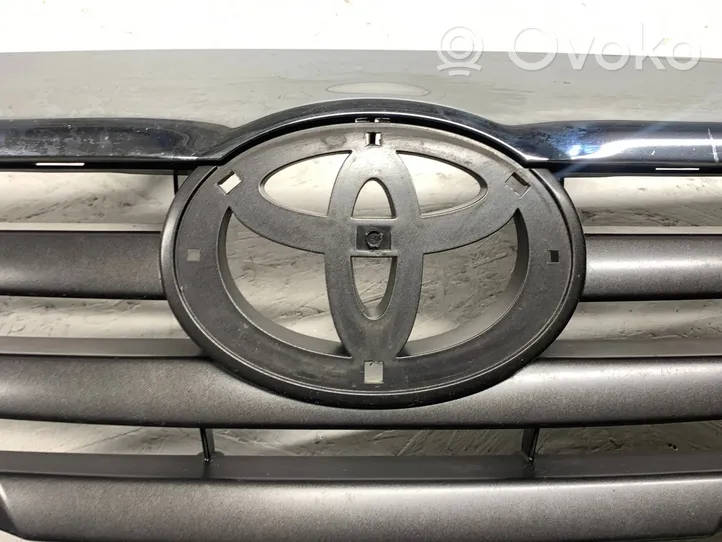 Toyota Hilux (AN10, AN20, AN30) Etupuskurin ylempi jäähdytinsäleikkö 531110K480