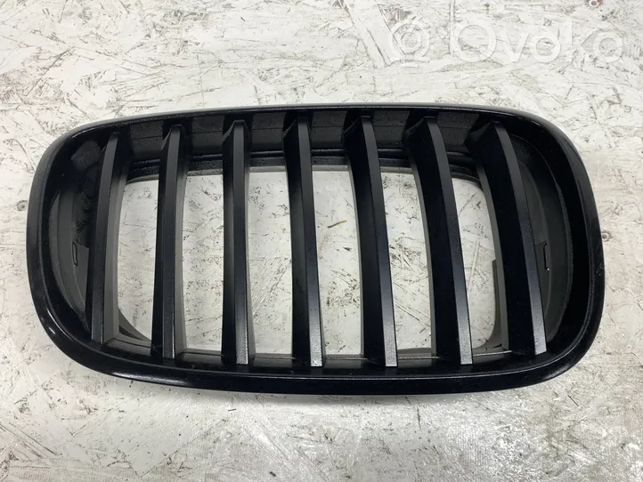 BMW X5 E70 Maskownica / Grill / Atrapa górna chłodnicy 7171396