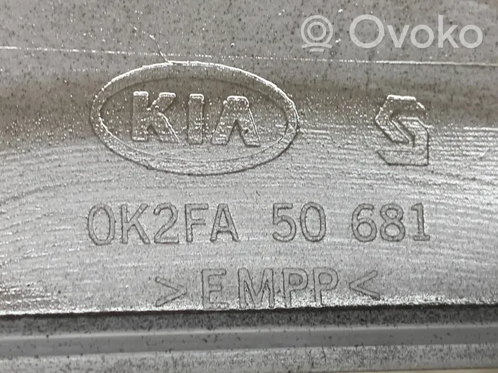 KIA Carens I Takaoven lista (muoto) 0K2FA50681