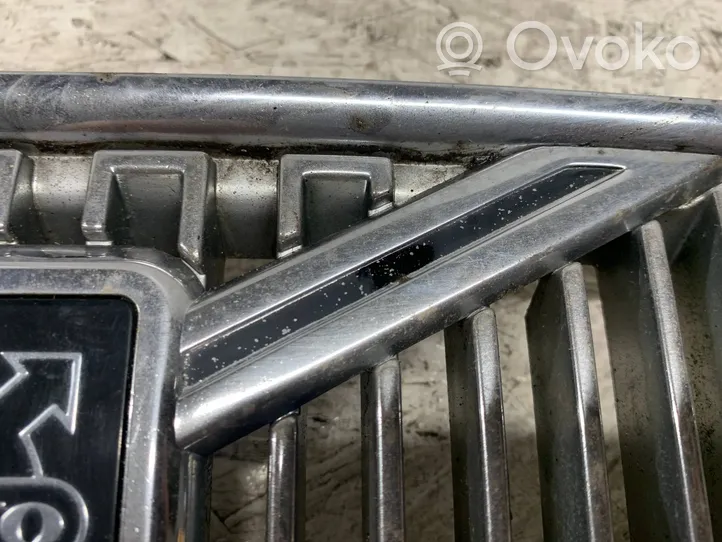 Volvo S40, V40 Grille de calandre avant 803301