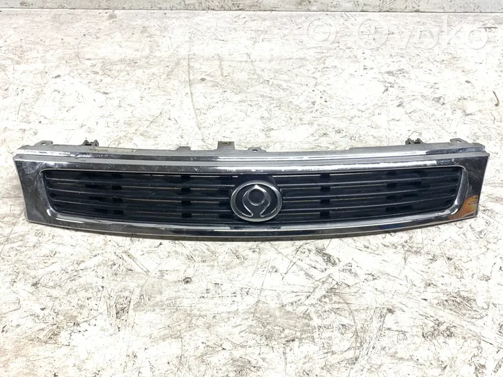 Mazda 626 Grille calandre supérieure de pare-chocs avant G51650710