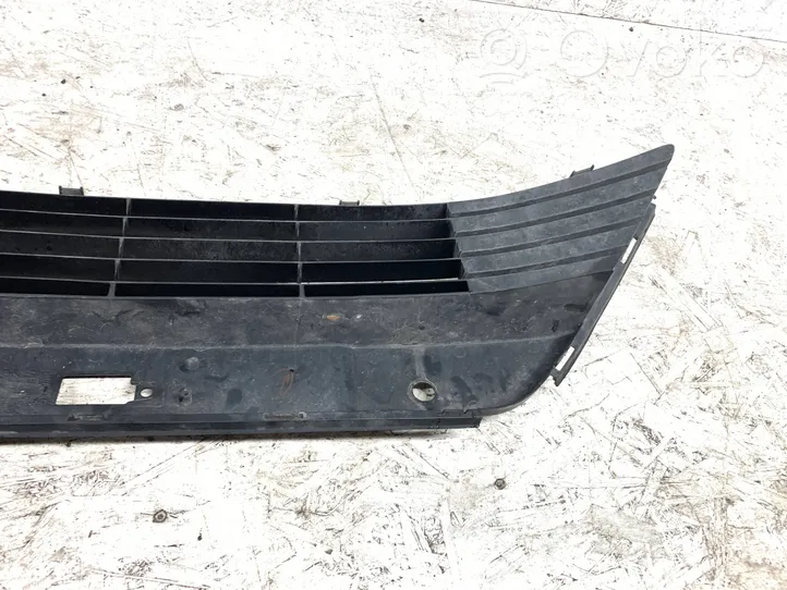 Toyota Avensis T270 Grille inférieure de pare-chocs avant 5311205090