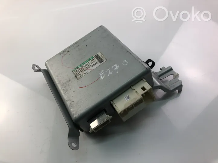 Toyota Avensis T270 Unité de commande, module ECU de moteur 8965005100