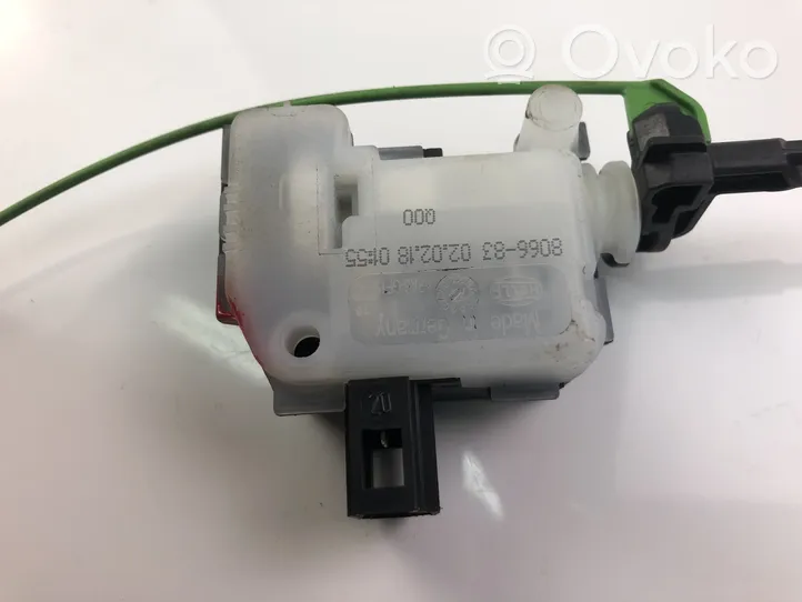 Volvo S40, V40 Verrouillage du bouchon du réservoir de carburant 806683