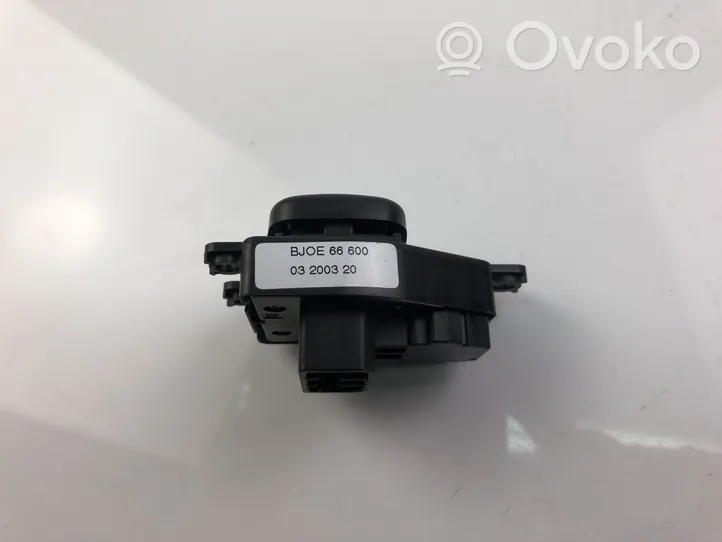 Mazda 3 I Bouton de commutateur rétroviseur latéral BJOE66600