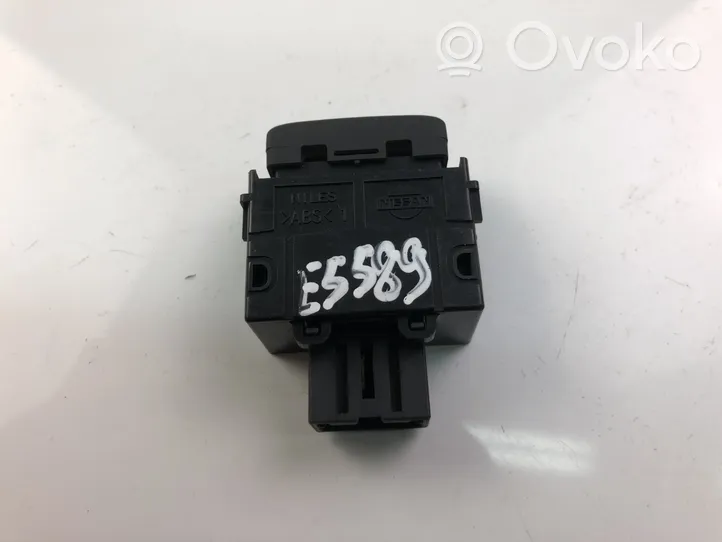 Nissan Qashqai+2 Interruttore ESP (controllo elettronico della stabilità) 6Z21B