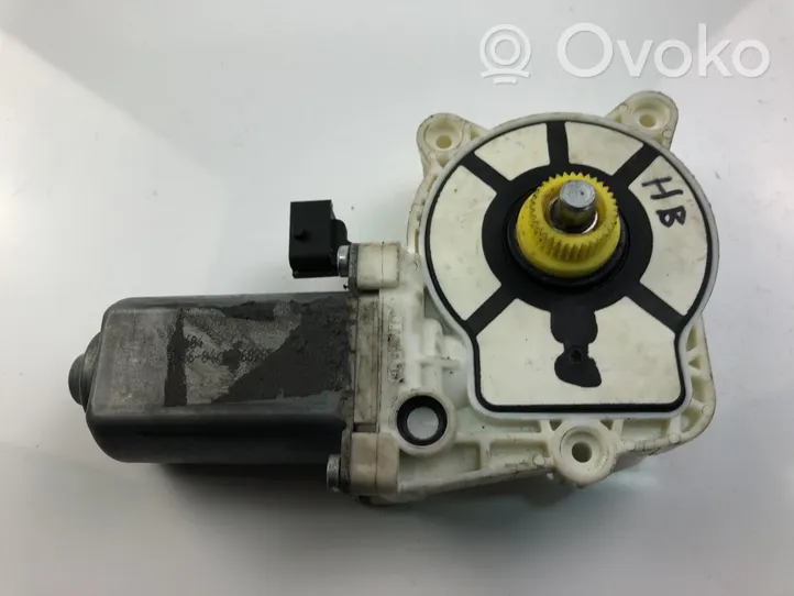 BMW 1 E81 E87 Moteur de lève-vitre de porte avant 16605310