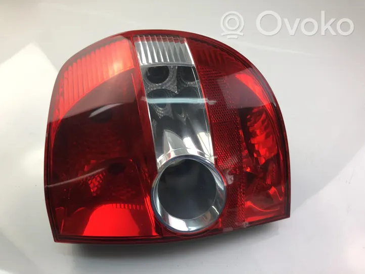 Volkswagen Fox Задний фонарь в крышке 5Z0945096A