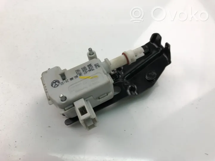 Volkswagen Touran III Volet de trappe réservoir de carburant 3B0959782