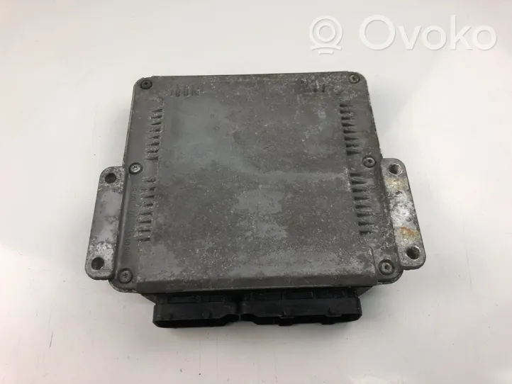 Chrysler Voyager Блок управления двигателем ECU P05094800AC