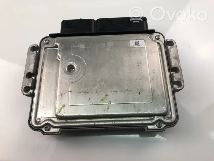 KIA Carens III Komputer / Sterownik ECU silnika 391202A410