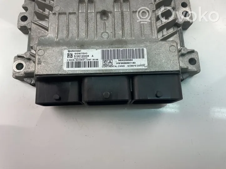 Peugeot 5008 Блок управления двигателем ECU 9800268980