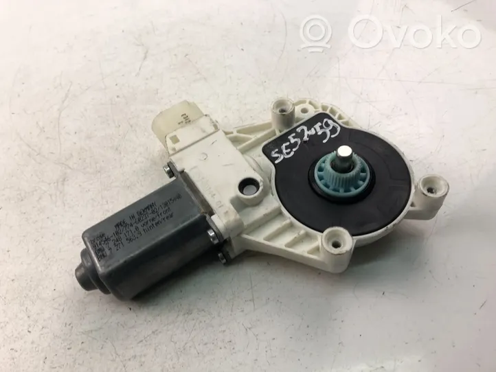 BMW 5 F10 F11 Varikliukas priekinio langų pakėlėjo 7248171