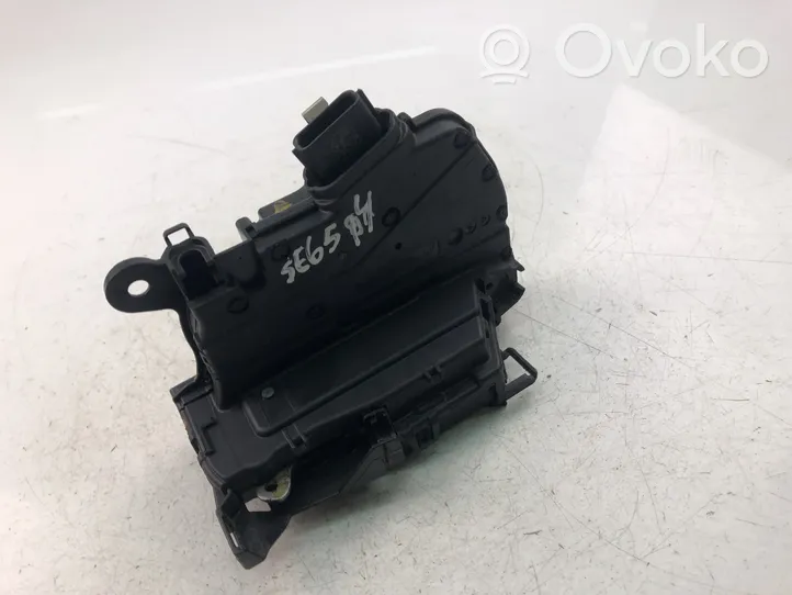 Renault Zoe Zamek drzwi przednich 825037100R