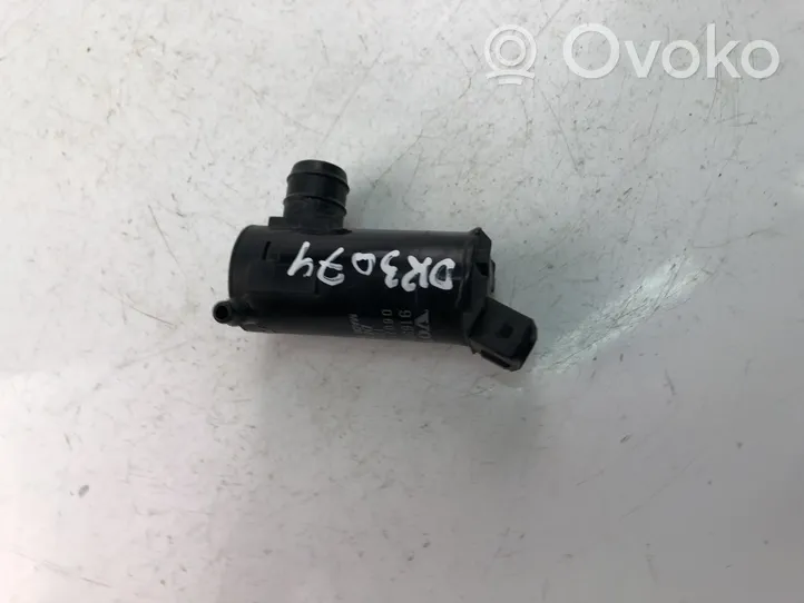 Volvo S70  V70  V70 XC Pompe de lave-glace de pare-brise 9169611