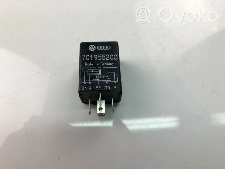 Volkswagen Golf IV Hazard warning light relay 701955200