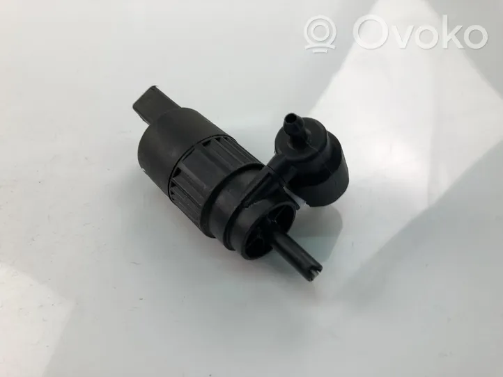 Volkswagen Lupo Tuulilasi tuulilasinpesimen pumppu 1J6955651