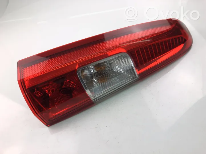 Volvo XC70 Lampy tylnej klapy bagażnika 