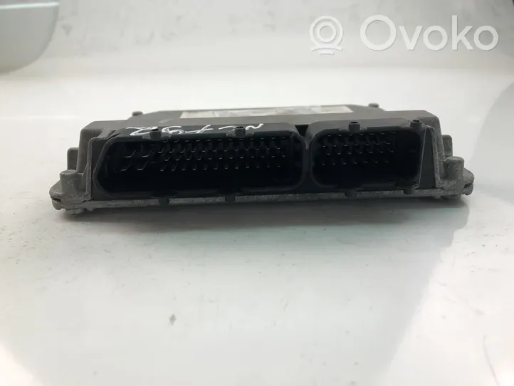 Volkswagen Fox Unité de commande, module ECU de moteur 03D906023B